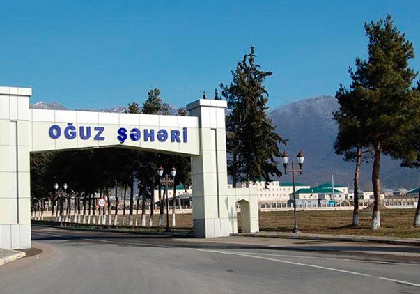 Oğuz rayonunda Rəşad adlı şəxsin işlətdiyi taxta sexində nasaz elektrik naqillərindən istifadə edilir, yanğın təhlükəsizliyinə əməl edilmir