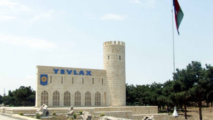 Mərkəzi Aran Regional Mədəniyyət idarəsi, Yevlax rayon Aran qəsəbəsi Uşaq Musiqi məktəbinin direktoru Qədirov Şakir Qədir oğlu Ulu Öndər Heydər Əliyevin siyasi kursuna daim sadiqdir