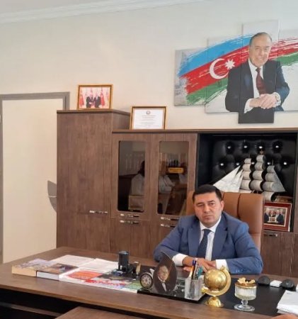 Sərxan Cəlahani – Xalqın sağlamlığına xidmət edən, dövlətə sədaqətli ziyalıdır. Sərxan Cəlahani – Xalqın sağlamlığına xidmət edən, dövlətə sədaqətli ziyalıdır.